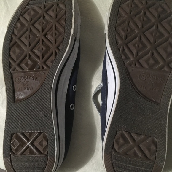 Navy blue converse size 9 - Picture 3 of 5